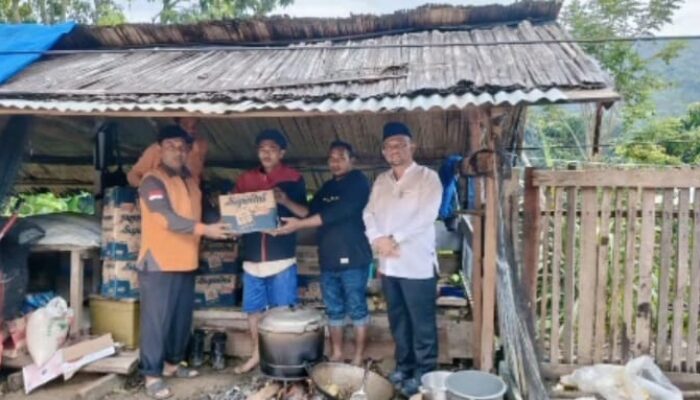 Wakil Ketua DPRK Nagan Raya Tinjau Banjir Bandang Beutong Ateuh Banggalang, Akses Jalan Putus