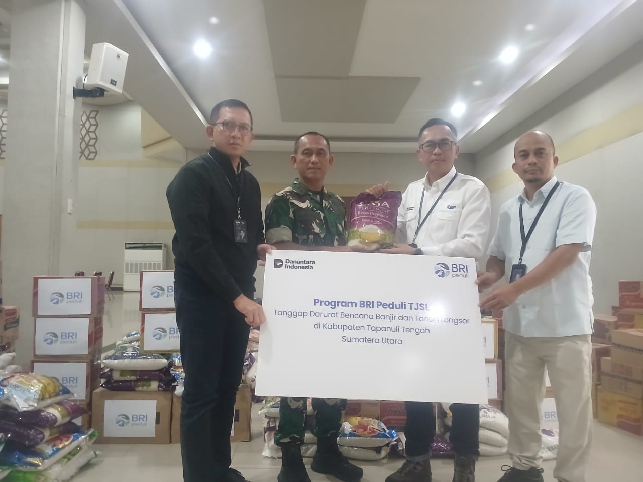 Tanggap Bencana Banjir Bandang dan Tanah Longsor, BRI Peduli Bergerak Cepat Salurkan Bantuan Bagi Warga Terdampak di wilayah Tapanuli Tengah