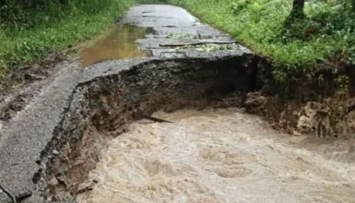 Jalan Propinsi Ulu Pungkut – Sumbar Di Madina Terputus