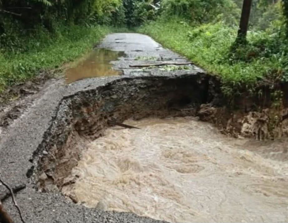 Jalan Propinsi Ulu Pungkut – Sumbar Di Madina Terputus