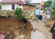 Penanganan Lamban, Rumah Hancur Terseret Longsor, Sejumlah Warga Dievakuasi