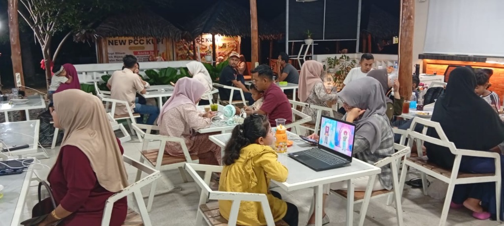 Listrik Padam, Warga Pidie Serbu Warkop