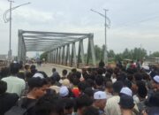 Akibat Banjir Jembatan Kuta Blang Bireuen Putus, Pengguna Jalan Tertahan