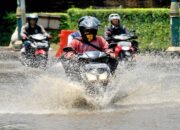 Honda Bagikan Tips Tetap #cari_aman Saat Berkendara Menghadapi Banjir
