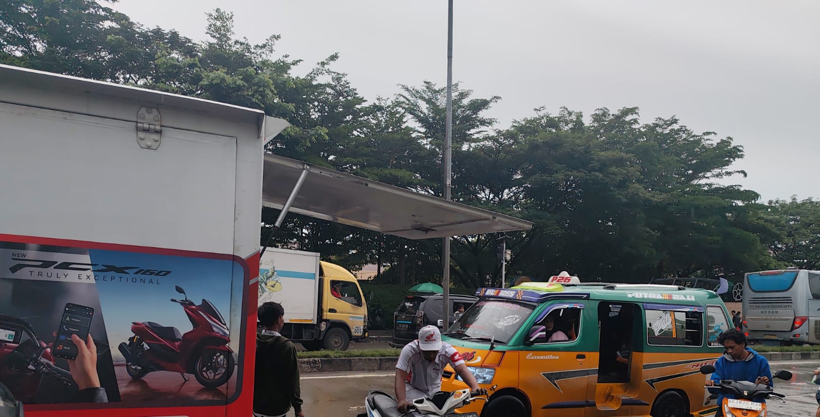 Mengesankan, Honda Berikan Bantuan Konsumen Mogok Akibat Banjir