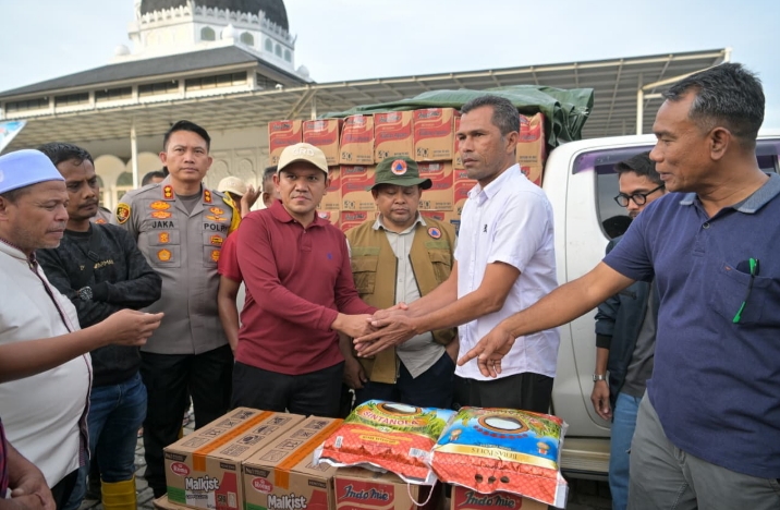 Wagub Aceh Antar Bantuan Masa Panik Untuk Masyarakat Pidie Dan Pidie Jaya