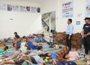 Wabup Deliserdang Tinjau Posko Pengungsian Dan Serahkan Logistik Di Hamparan Perak