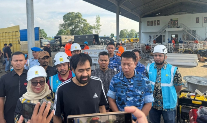 Mualem Tinjau Material Tower Pengganti Yang Tiba Di Aceh