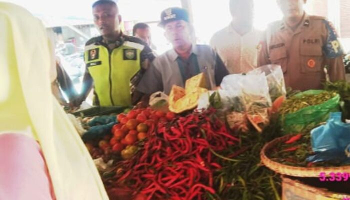 Harga Cabai Meroket, Forkopimcam Peukan Baro Lakukan Pengawasan