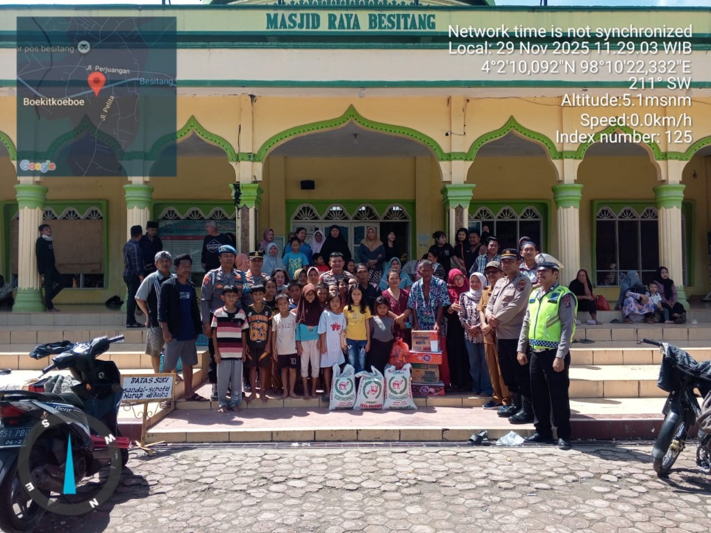 Polres Langkat Salurkan Bansos Untuk Pengungsi Banjir Di Besitang