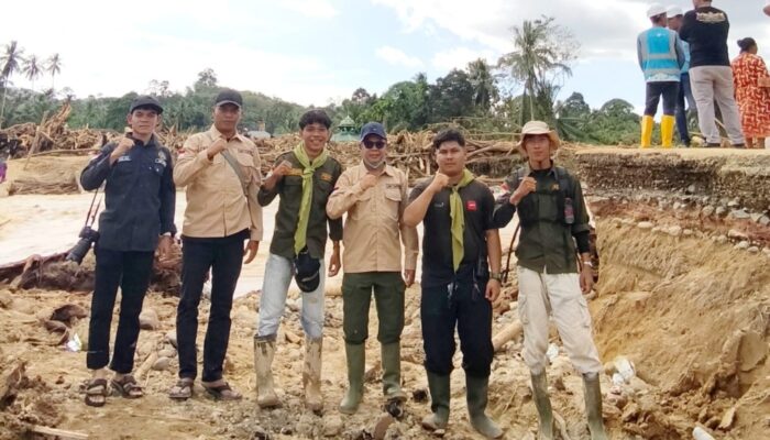 Usai Tinjau Lokasi Banjir, Rektor UM Tapsel Siap Kirim Bantuan