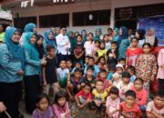 TP PKK Madina Serahkan Bantuan Korban Banjir Kecamatan Siabu