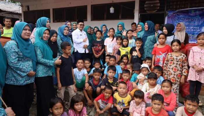 TP PKK Madina Serahkan Bantuan Korban Banjir Kecamatan Siabu