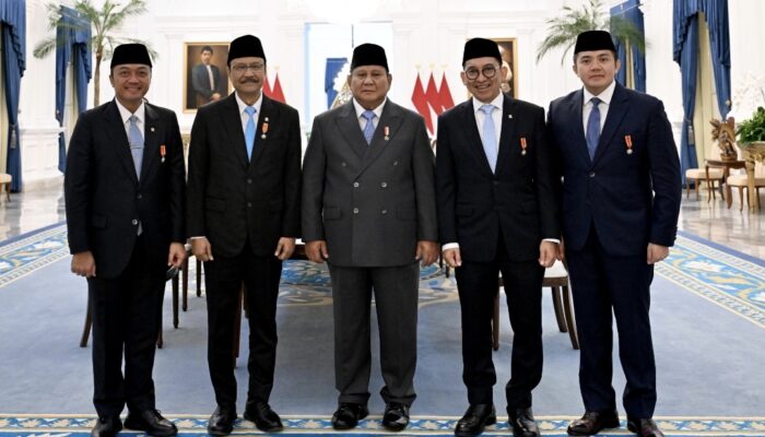 Presiden Prabowo Tetapkan 10 Pahlawan Nasional, Ada Soeharto dan Gus Dur