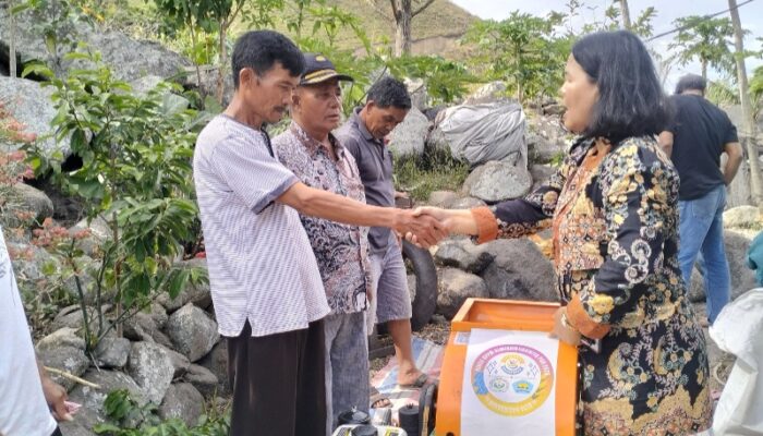 Tim PDB Unimed Atasi Krisis Penerangan Dan Percepat Proses Panen Jagung