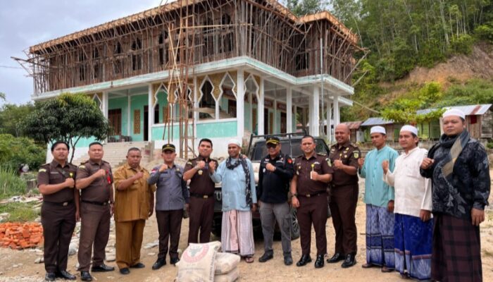 Kejari Madina Dukung Pembangunan Pondok Pesantren Syahrani Bariah Zulkarnaen Di Desa Salambue