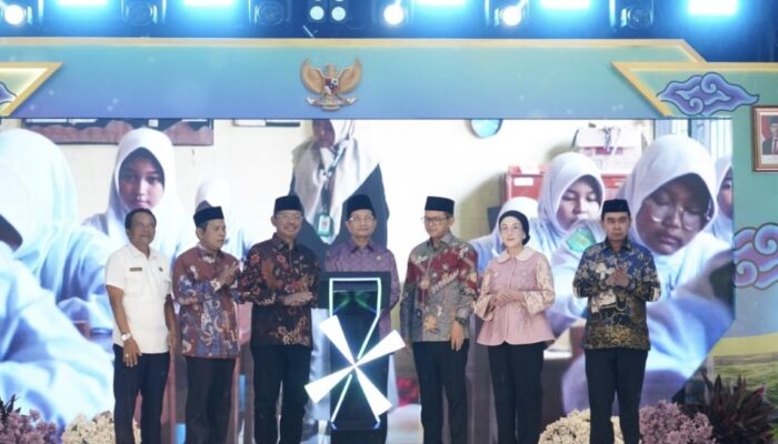 Buka Kick Off HGN 2025, Menag: Guru Penumbuh Kesadaran dan Pelurus Jalan Berpikir