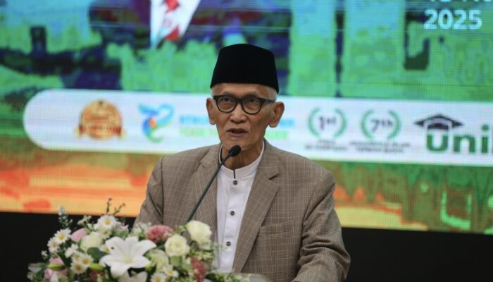 KH Miftachul Akhyar: Pesantren Kuat karena Menyatukan Ilmu dan Iman, Akal dan Adab