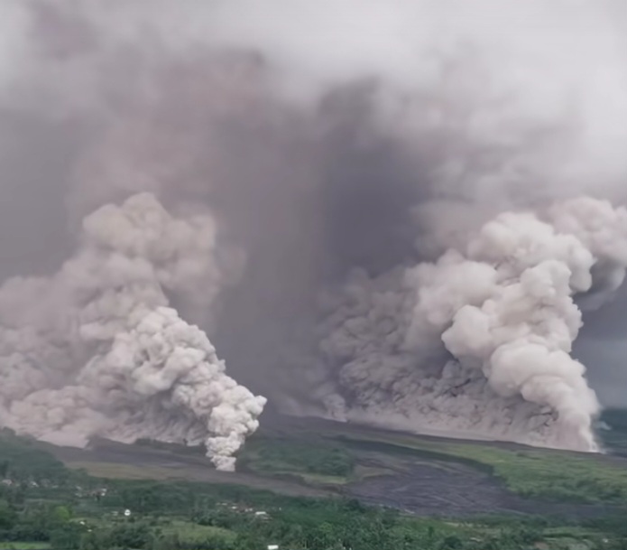 Erupsi Semeru: Ribuan Warga Mengungsi, Status Tanggap Darurat Ditetapkan