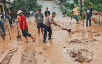 Polres Padangsidimpuan Sigap Bantu Korban Longsor Di Simasom