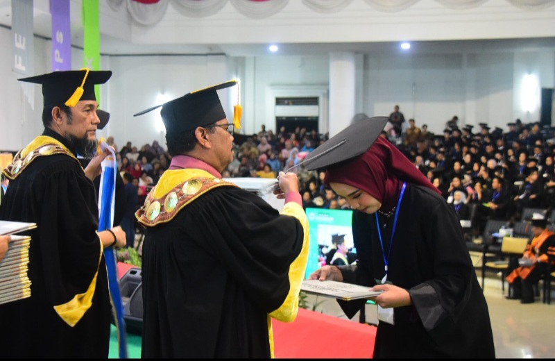 Unimed Wisuda 2.255 Lulusan, Prof Baharuddin: Terus Kembangkan Ekosistem Riset Berkelanjutan