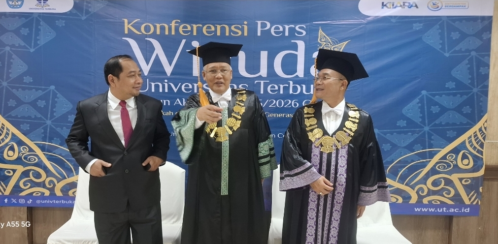 UT Kukuhkan 1.300 Wisudawan Wilayah 3, Rektor: Perluas Akses Pendidikan Tinggi Berkualitas