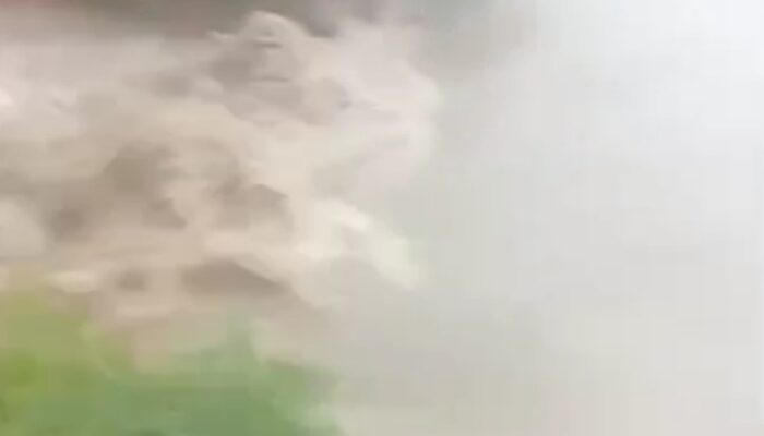 Tanggul Krueng Peutoe Jebol, Warga Lhoksukon Waspada