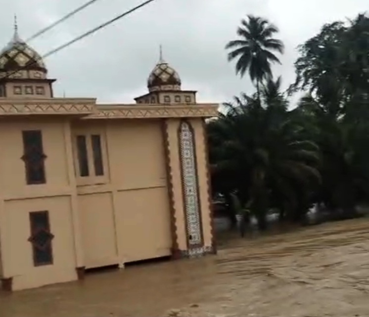 Dinkes Kerahkan Tim Medis untuk Respons Banjir Besar Di Sumut