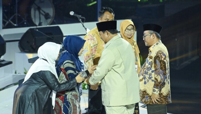 Syifa Urrachmah, Guru SLB dari Aceh Raih Penghargaan dari Presiden Prabowo di Puncak HGN 2025