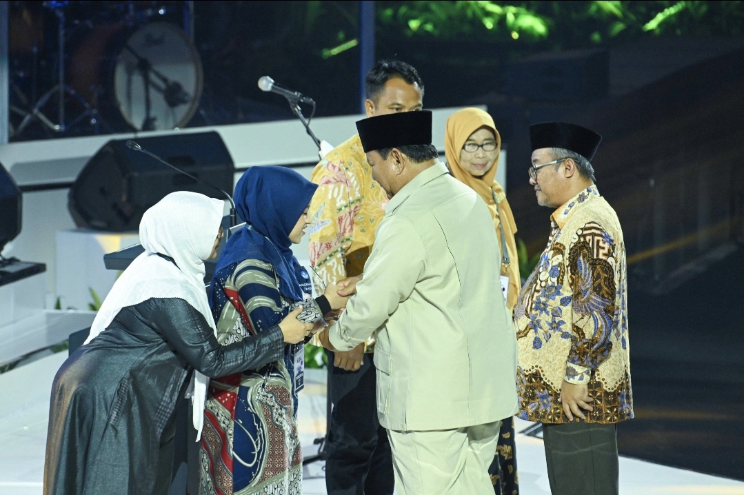 Syifa Urrachmah, Guru SLB dari Aceh Raih Penghargaan dari Presiden Prabowo di Puncak HGN 2025