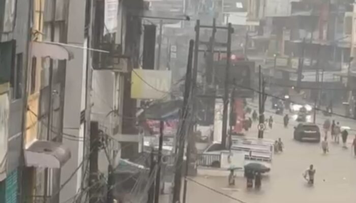 Banjir Merata, Masyarakat Saling Mengingatkan Lewat Medsos