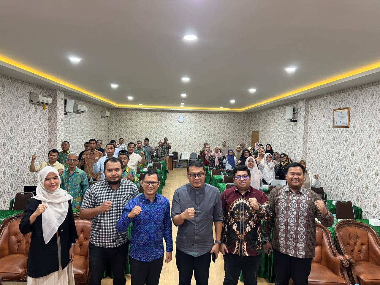Hadirkan Edufluencer Made Andi Arsana, UMSU Latih Dosen Kelas Internasional