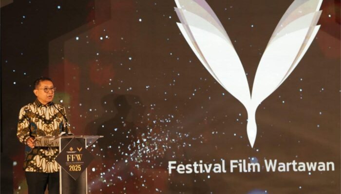 FFW Anugerahi Pengabdian Seumur Hidup Bidang Pers kepada Ipik Tanoyo