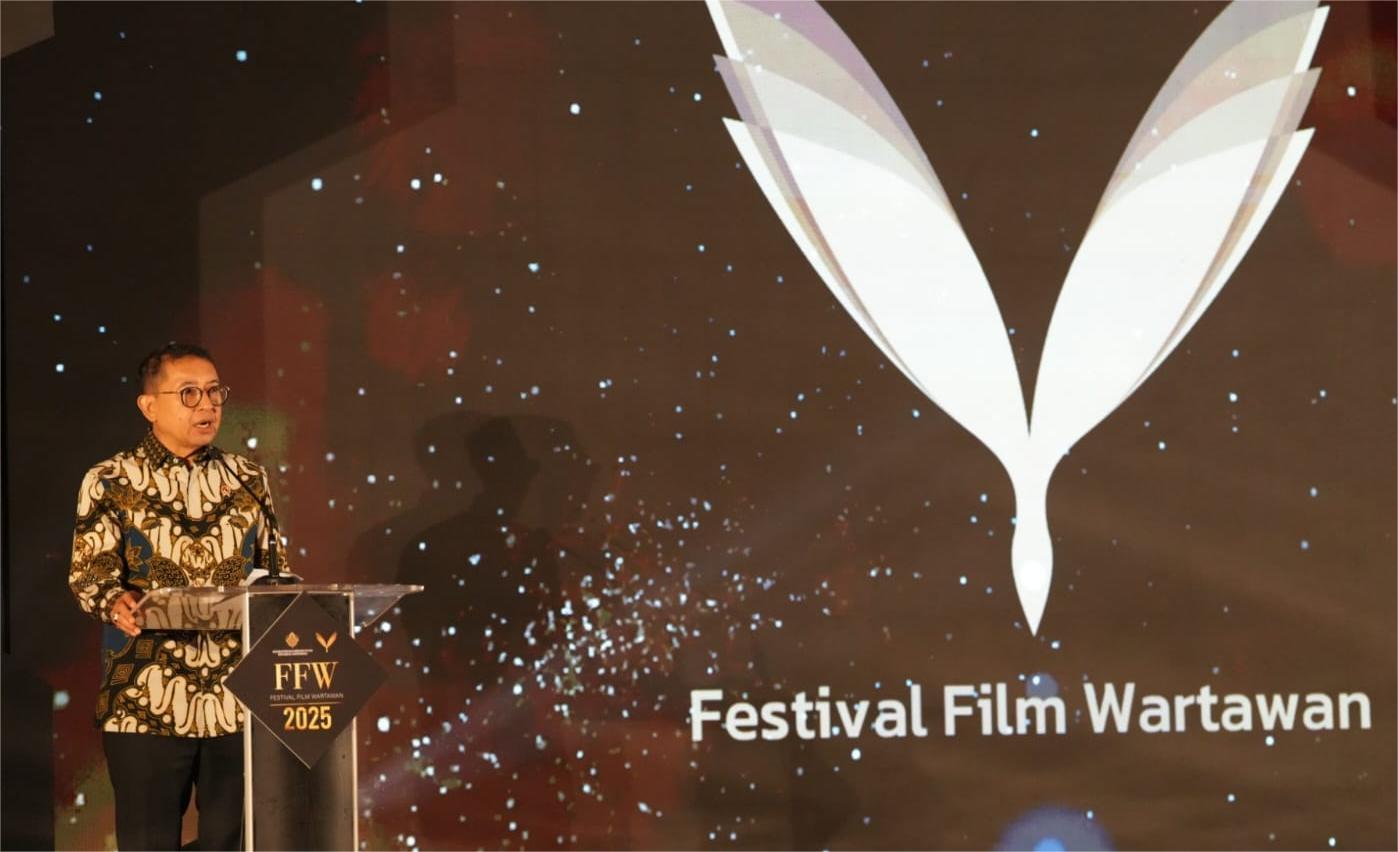 FFW Anugerahi Pengabdian Seumur Hidup Bidang Pers kepada Ipik Tanoyo