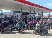 Warga, ‘Serbu’ SPBU, Pasca Banjir Sumut–Aceh