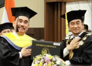 Resmi Sandang Gelar Doktor, Hendrik Sitompul Diwisuda Rektor Universitas Brawijaya Malang