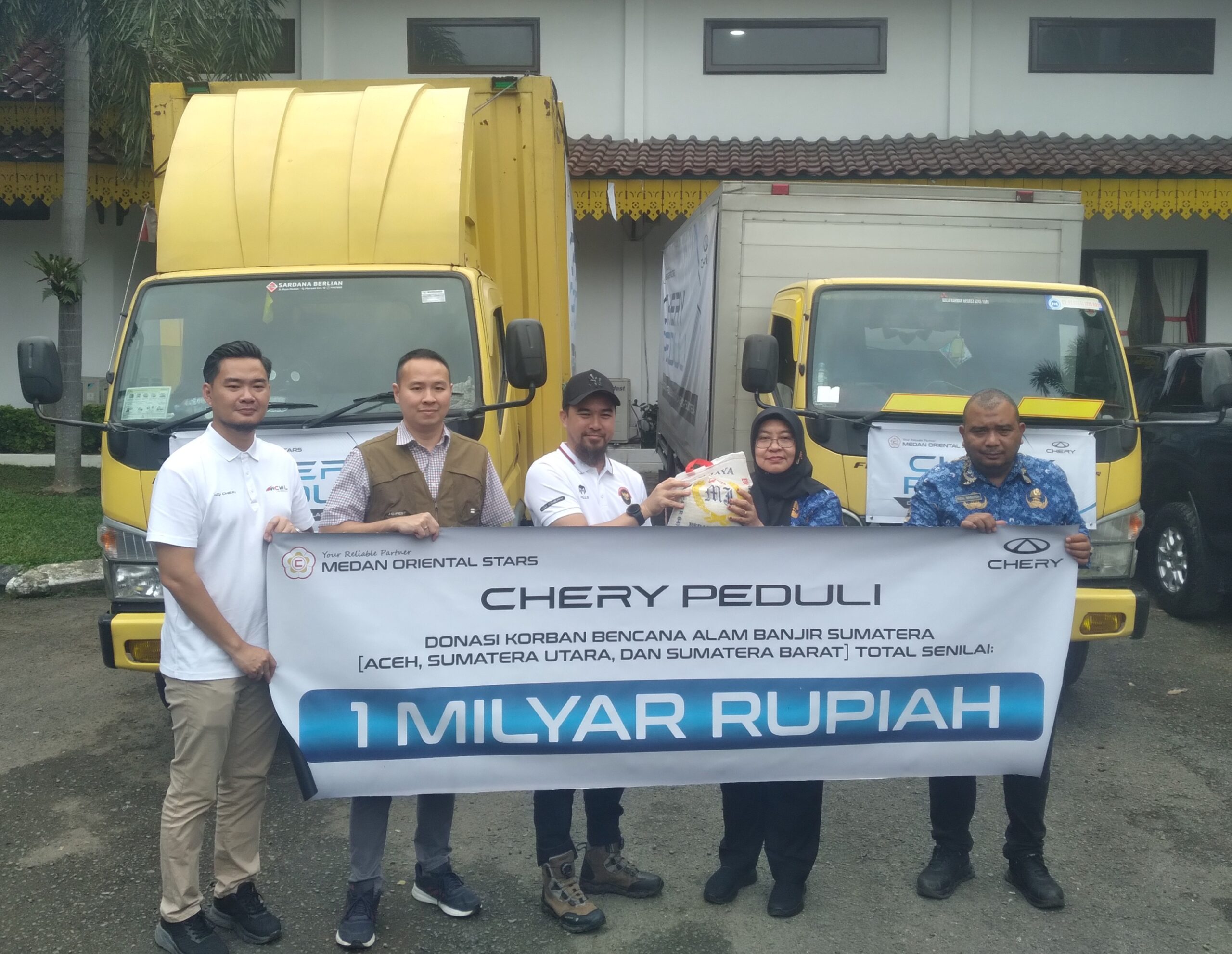 Chery Salurkan Bantuan Korban Banjir Kota Medan