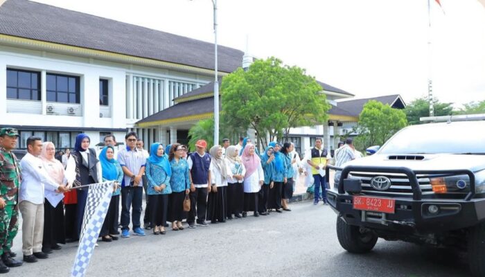 Wabup Labura Lepas 16 Truk Bantuan Disertai Rp536 Juta Bagi Korban Banjir Sumut Dan Aceh