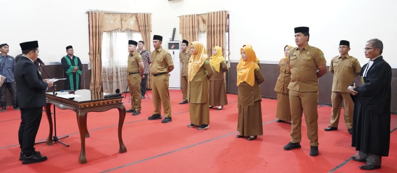 Bupati Padanglawas Kukuhkan Dan Lantik 10 Pejabat Baru