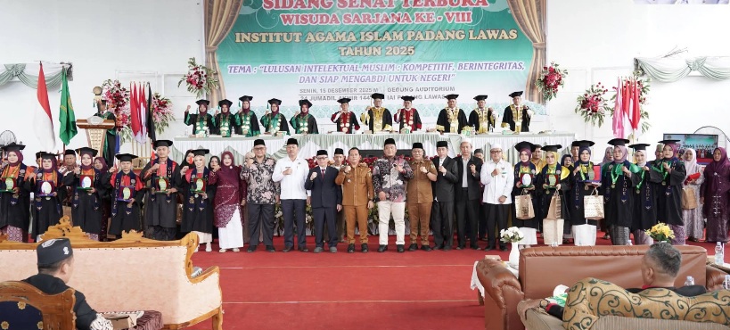 272 Mahasiswa IAI Padanglawas Resmi Diwisuda, Bupati Harapkan Kontribusi Bagi Negeri