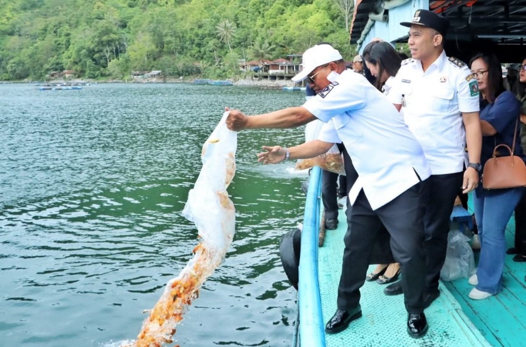 Pemkab Simalungun Restocking Di Danau Toba, Dorong Hasil Nelayan
