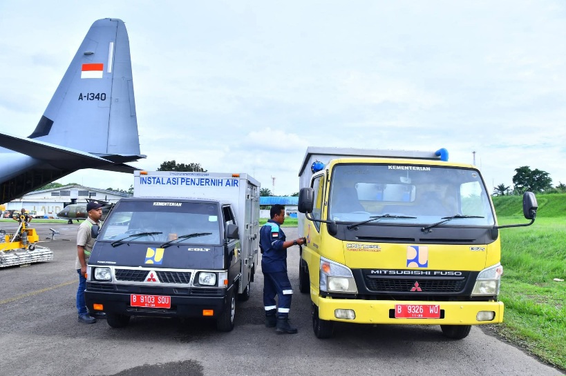TNI AU Kirim Mobil Penjernih Air Dan Bantuan Korban Banjir Sumatra