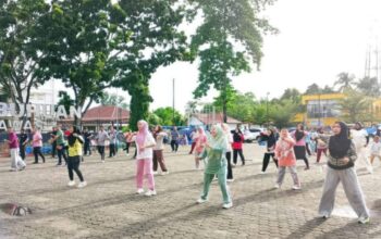 Pemkab Padanglawas Laksanakan Senam Rutin Masyarakatkan Olahraga