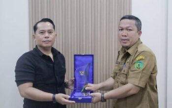 Pemkab Padanglawas Raih KIP Award 2025 Sebagai Badan Publik Informatif