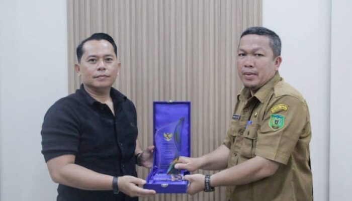 Pemkab Padanglawas Raih KIP Award 2025 Sebagai Badan Publik Informatif