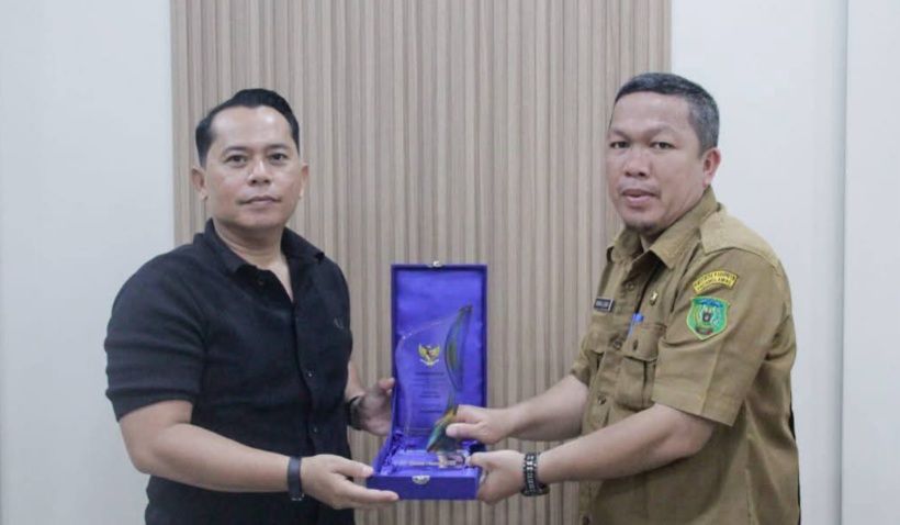 Pemkab Padanglawas Raih KIP Award 2025 Sebagai Badan Publik Informatif