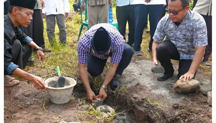 Wali Kota Padangsidimpuan Pasang Batu Pertama Masjid Al-Wasathiyah