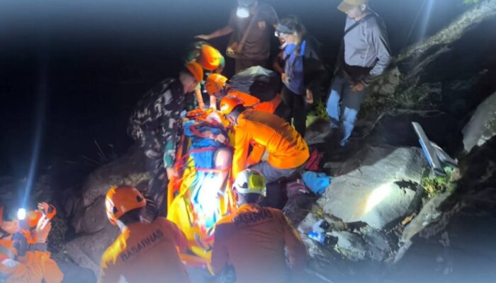 Yon Parako 481 Pasgat Evakuasi WNA Kanada Di Pegunungan Cyclop