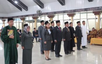 Bupati Dairi Lantik Pejabat Dan Direksi PD Pasar, Tekankan Kerja Serius