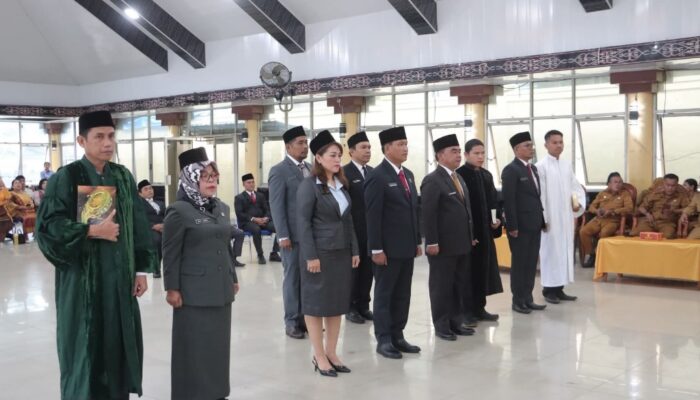 Bupati Dairi Lantik Pejabat Dan Direksi PD Pasar, Tekankan Kerja Serius